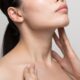Comment se faire retendre la peau du cou ?